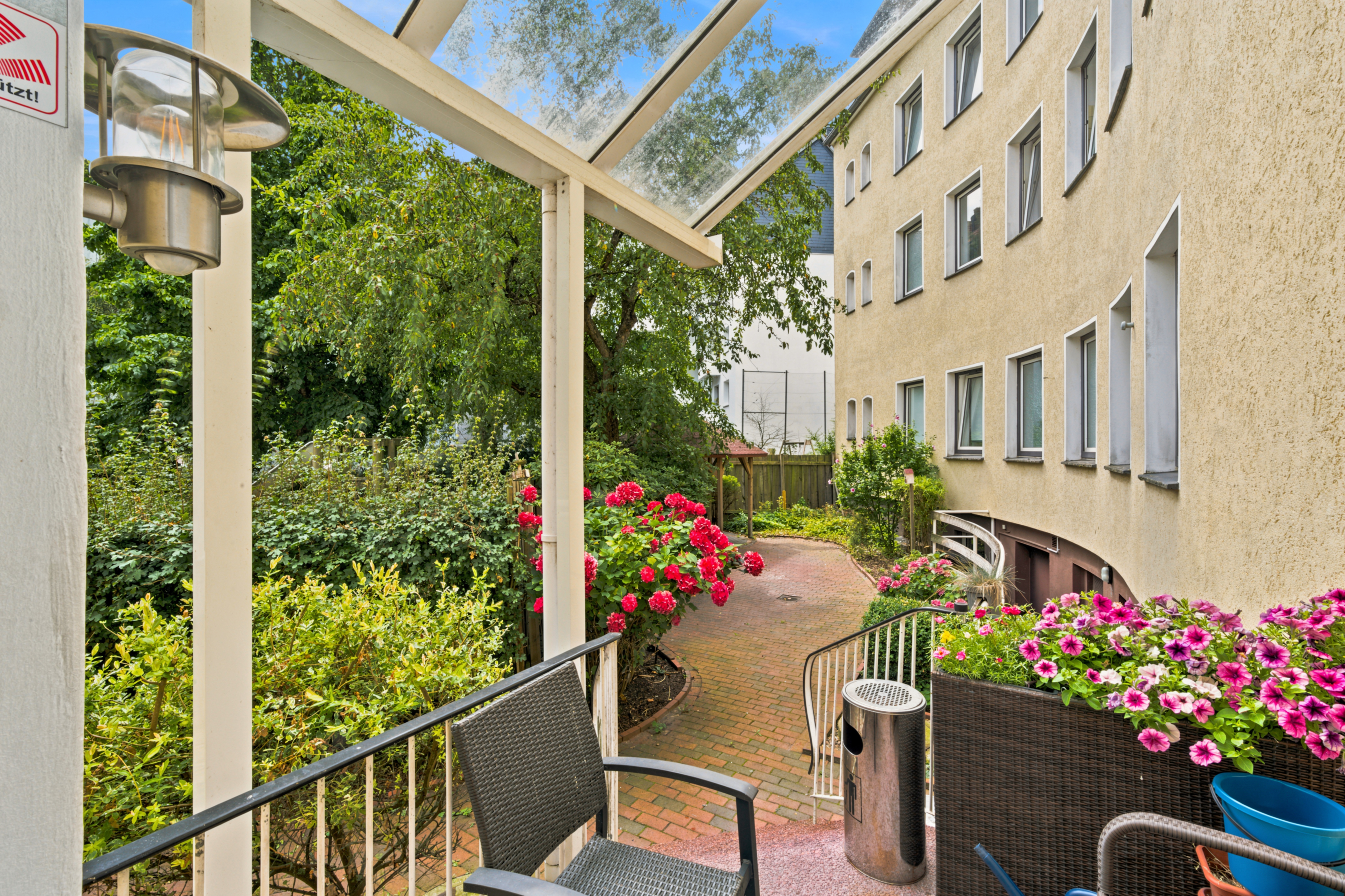 Terrasse und Innenhof